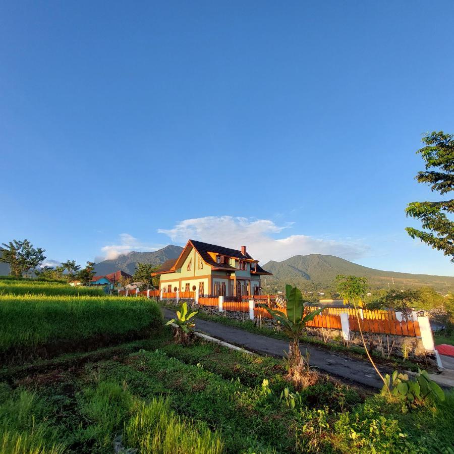 Kopa Hilltop - Family Guest Home Ruteng Exteriér fotografie