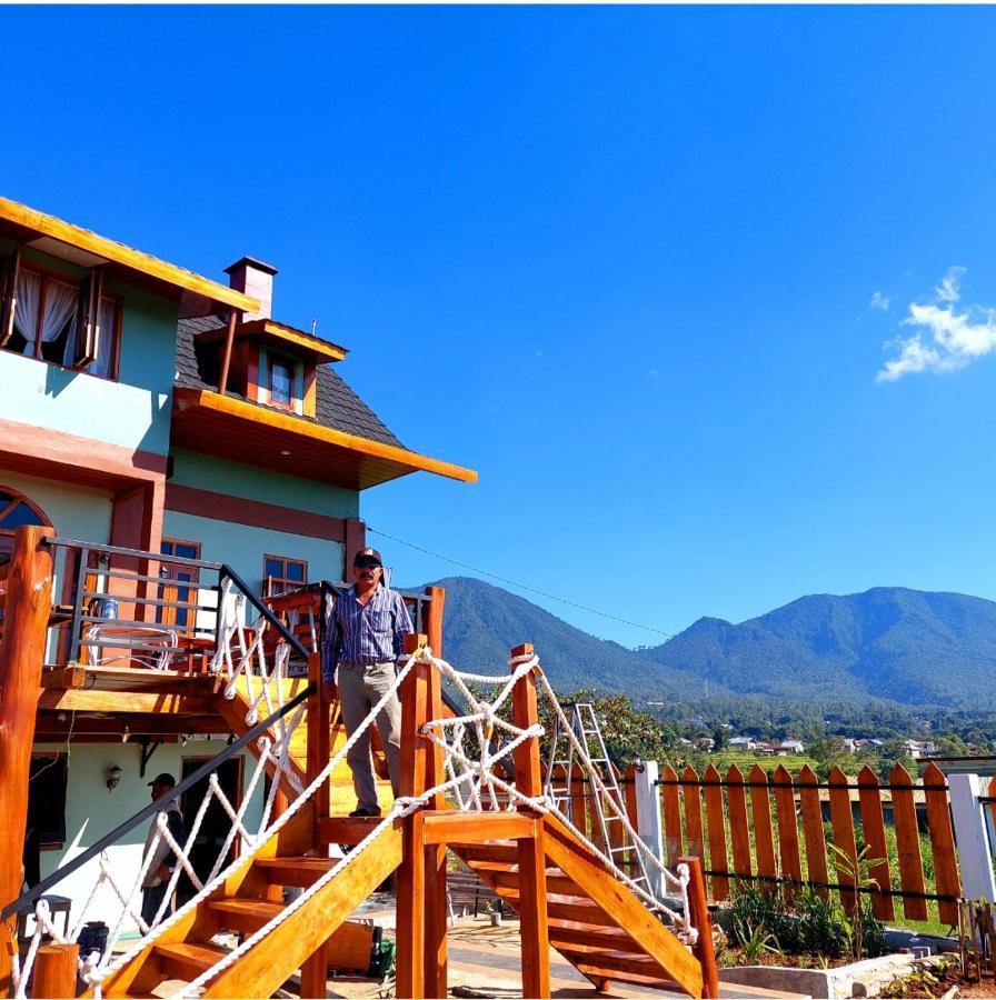 Kopa Hilltop - Family Guest Home Ruteng Exteriér fotografie