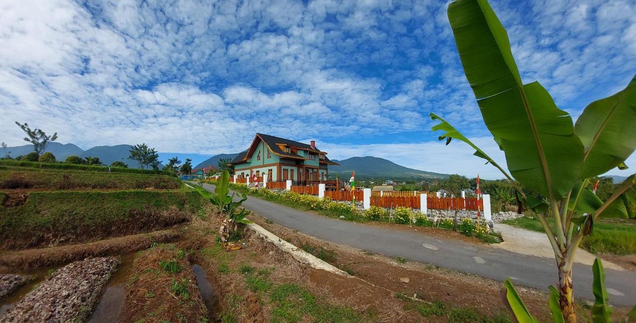 Kopa Hilltop - Family Guest Home Ruteng Exteriér fotografie