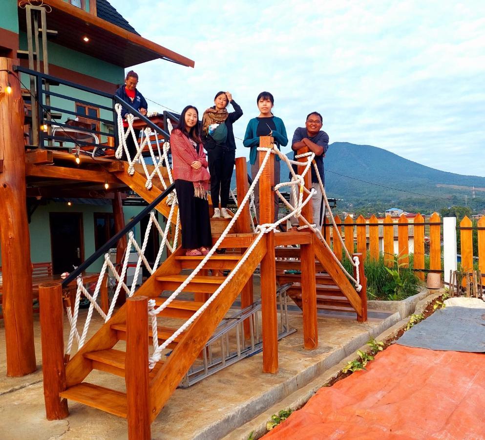 Kopa Hilltop - Family Guest Home Ruteng Exteriér fotografie