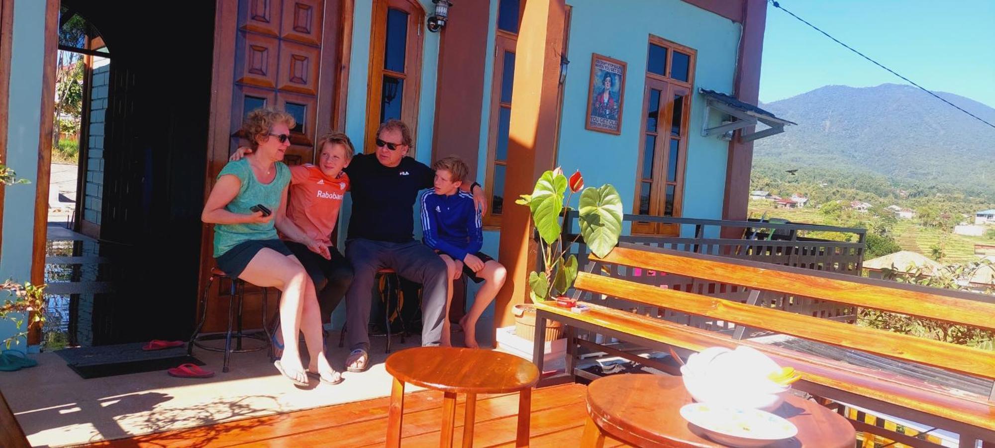Kopa Hilltop - Family Guest Home Ruteng Exteriér fotografie