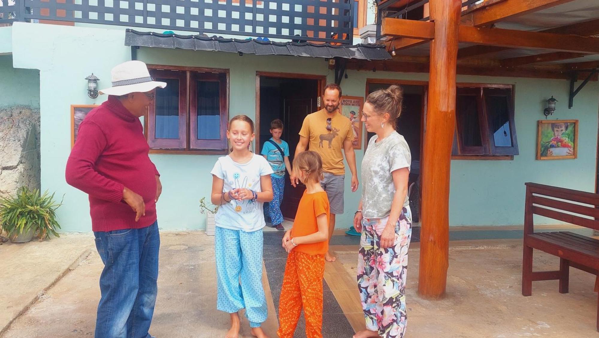 Kopa Hilltop - Family Guest Home Ruteng Exteriér fotografie