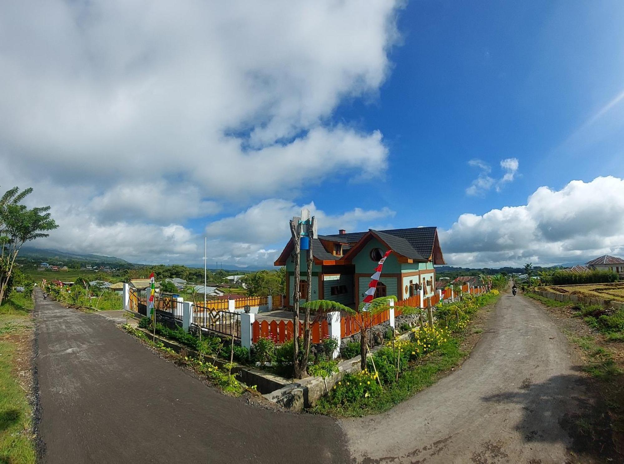 Kopa Hilltop - Family Guest Home Ruteng Exteriér fotografie