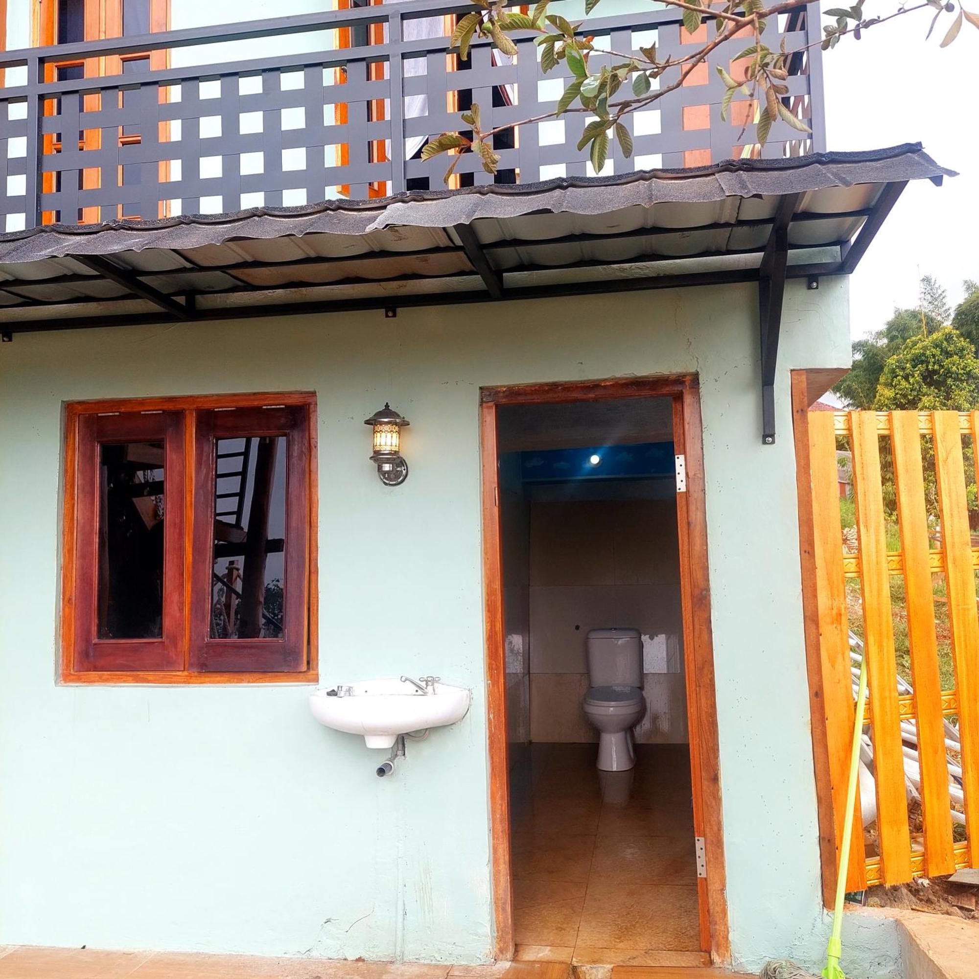 Kopa Hilltop - Family Guest Home Ruteng Pokoj fotografie